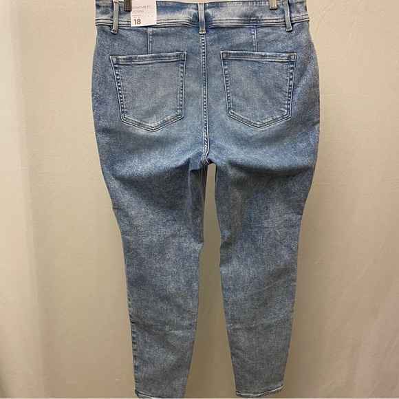 LANE BRYANT 18 NWT High-Rise 3-Button Jegging Light Wash Womens Skinny Jeans - Picture 14 of 15